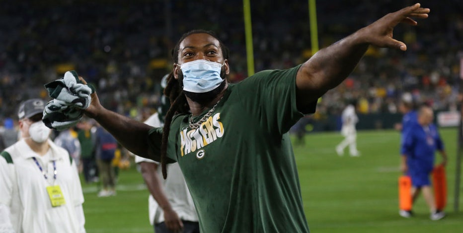 Packers Za'Darius Smith practicing, playoff return possible