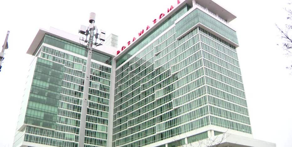 Sports betting at Potawatomi facilities; Gov. Evers signs deal