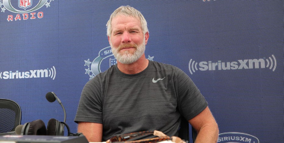 Brett Favre art; Green Bay gallery shows works commissioned by QB