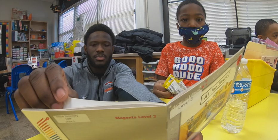 Carroll University athletes inspiring kids through reading