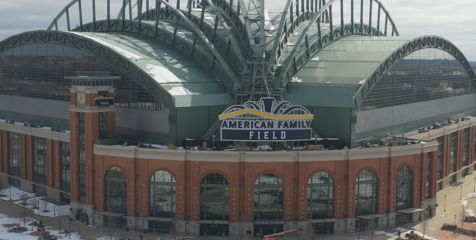 Brewers, Potawatomi partnership; naming rights to entrance gate