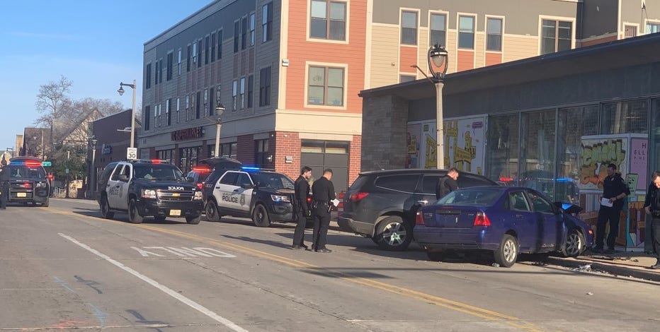 Milwaukee police pursuit, crash: 2 arrested