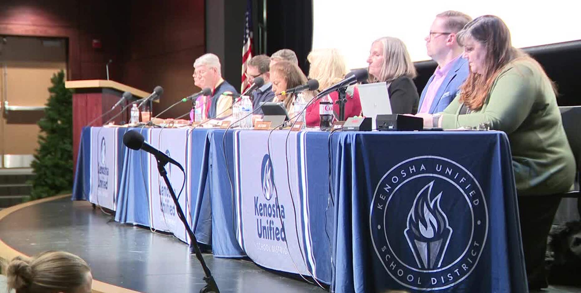 Kenosha school closures; parents react to district’s vote FOX6 Milwaukee