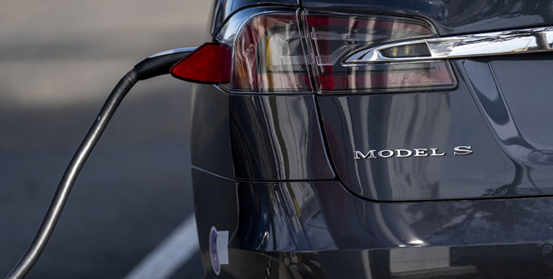 Tesla recalls 120K vehicles with doors that may unlock during crash