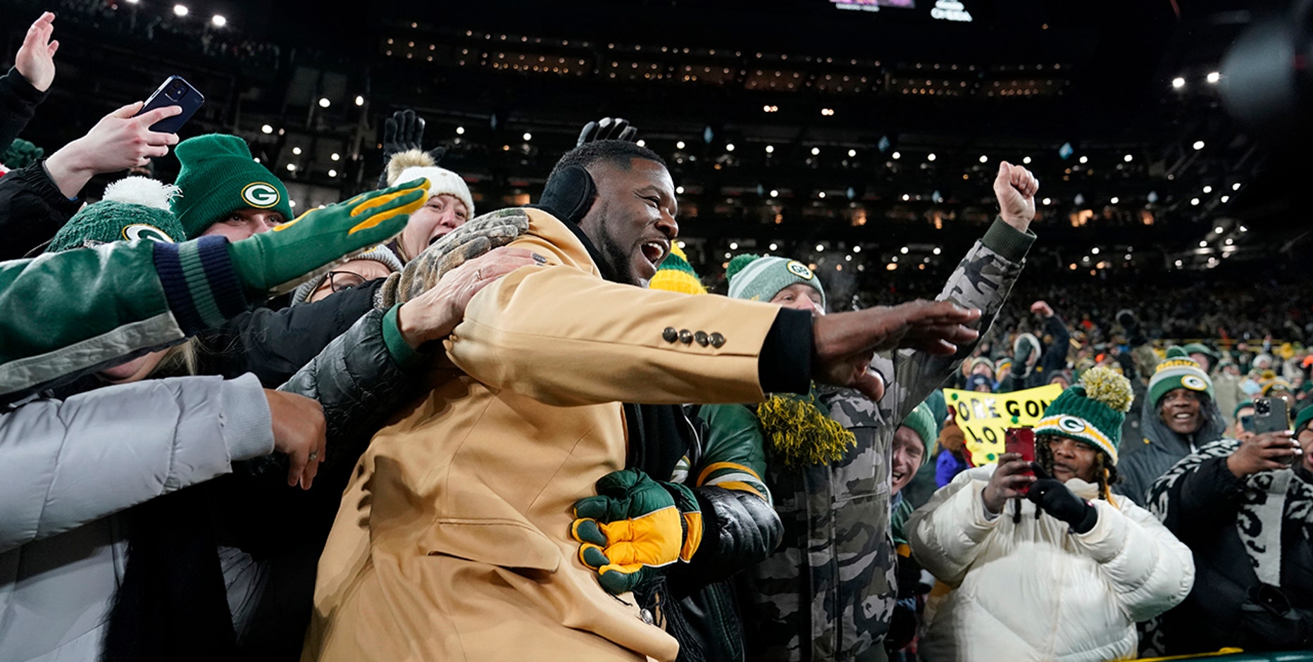 'Lambeau Leap' turns 30: Butler's spontaneous celebration lives on
