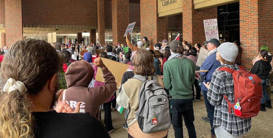 UW-Milwaukee students protest situation in Gaza, set up tents