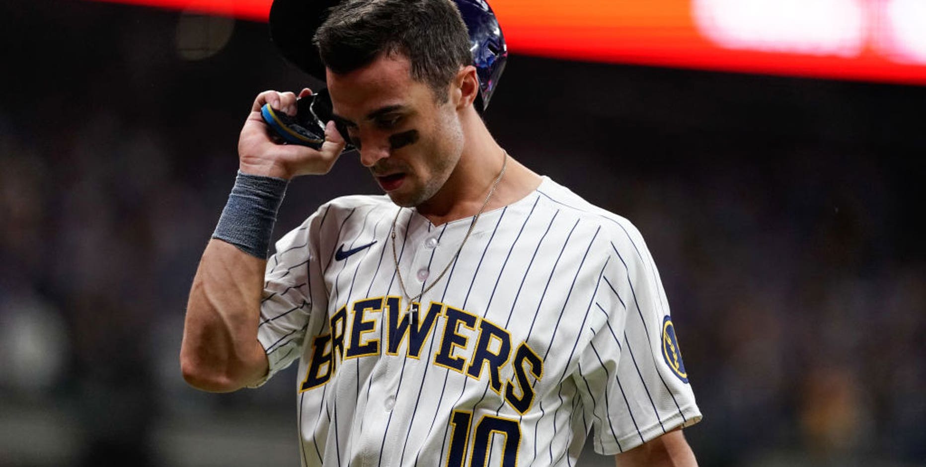 Milwaukee Brewers' 9th-inning collapse; playoff exit extra painful