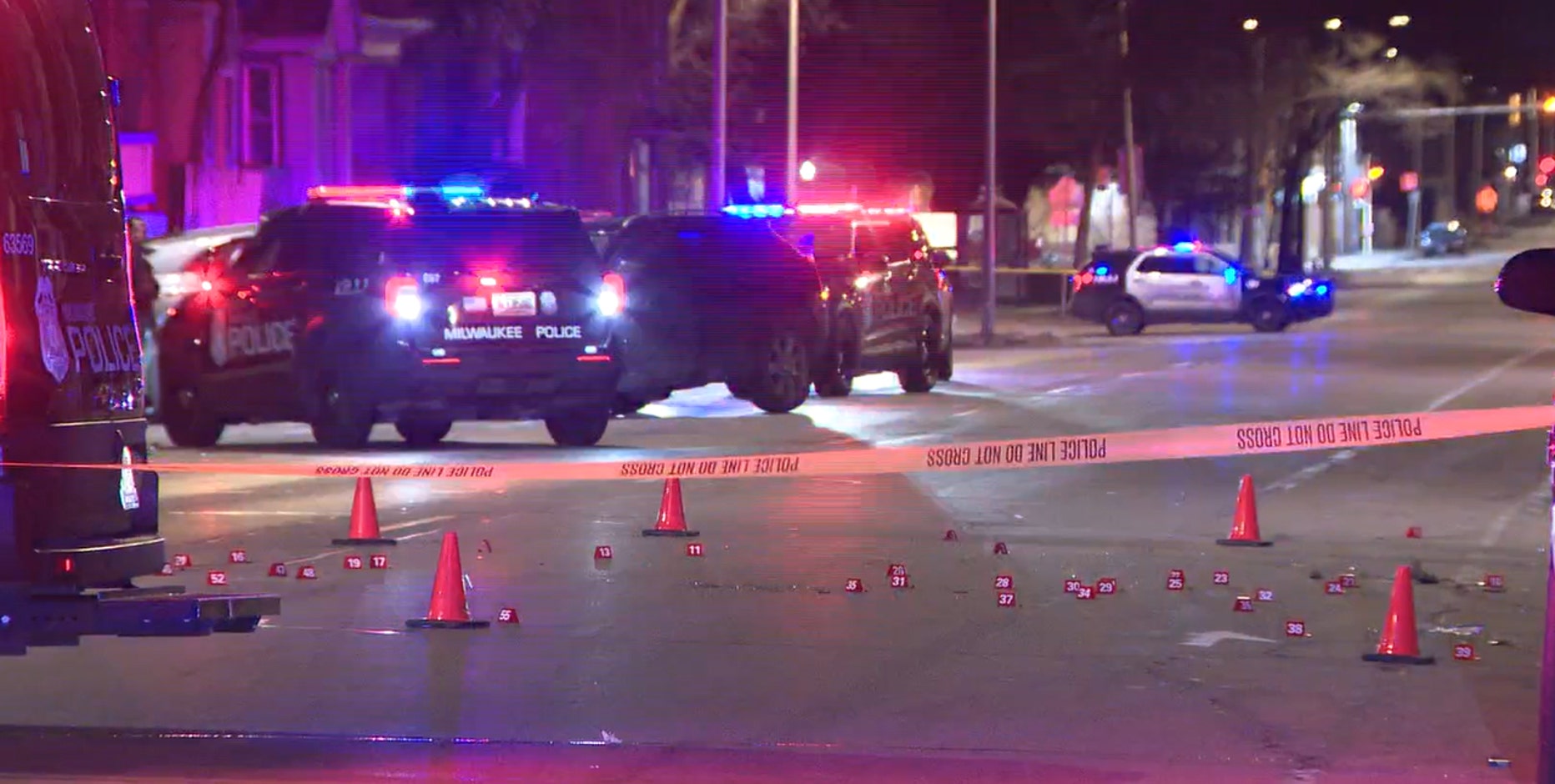 Milwaukee shooting near Holton and Center; 3 wounded