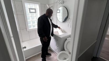 Man buys Milwaukee house; water bill for $19,000 a 'shock'