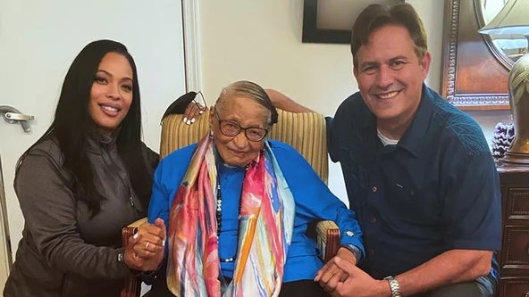 Southwest Airlines employees celebrate passenger's 104th birthday