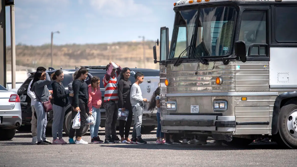 ACLU calls on feds to investigate Abbott’s policy transporting migrants back to border