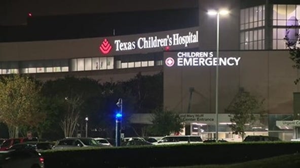 Murder-suicide outside Texas Children's Hospital: Woman shot with her daughter in backseat