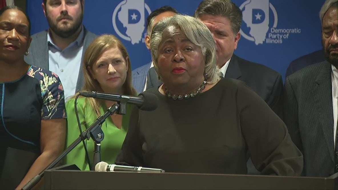 'Time for y'all to love America again': Texas Dems in Illinois call on Republicans to 'be brave'