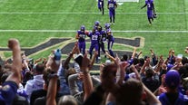 Double doink: Vikings leave London with 28-25 win after Wil Lutz missed FG