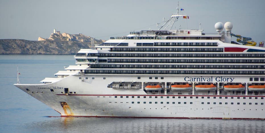 Carnival Glory cruise ship passenger vanishes, Coast Guard searching Gulf of Mexico