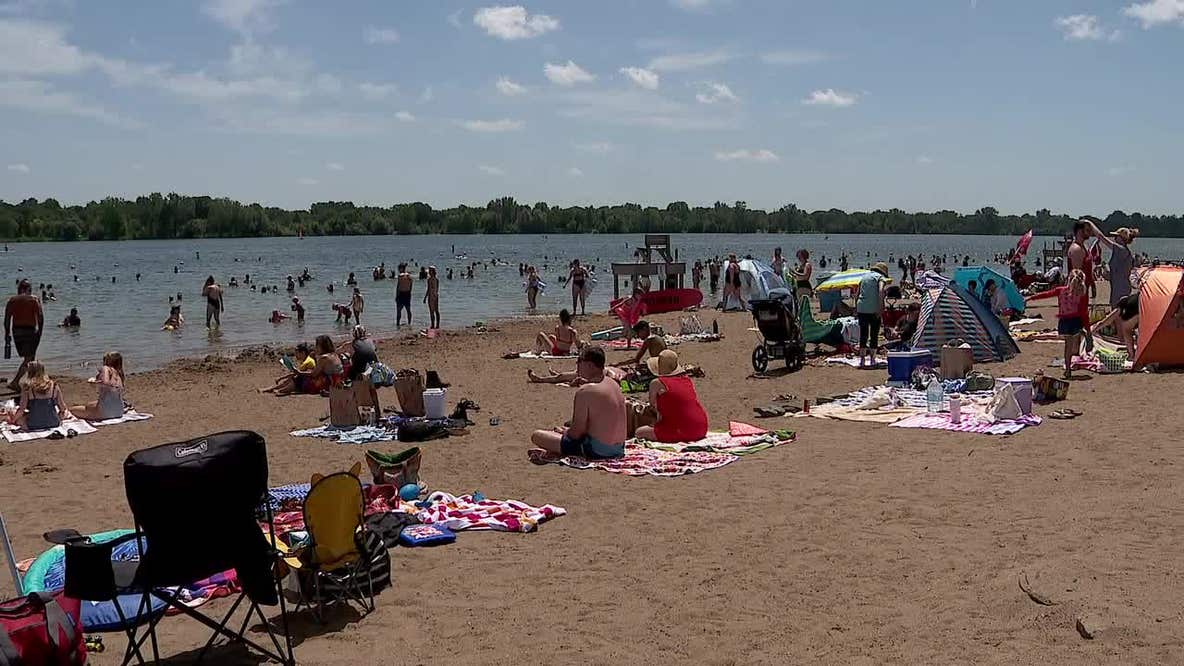 Lake Nokomis beaches under a blue-green algae advisory