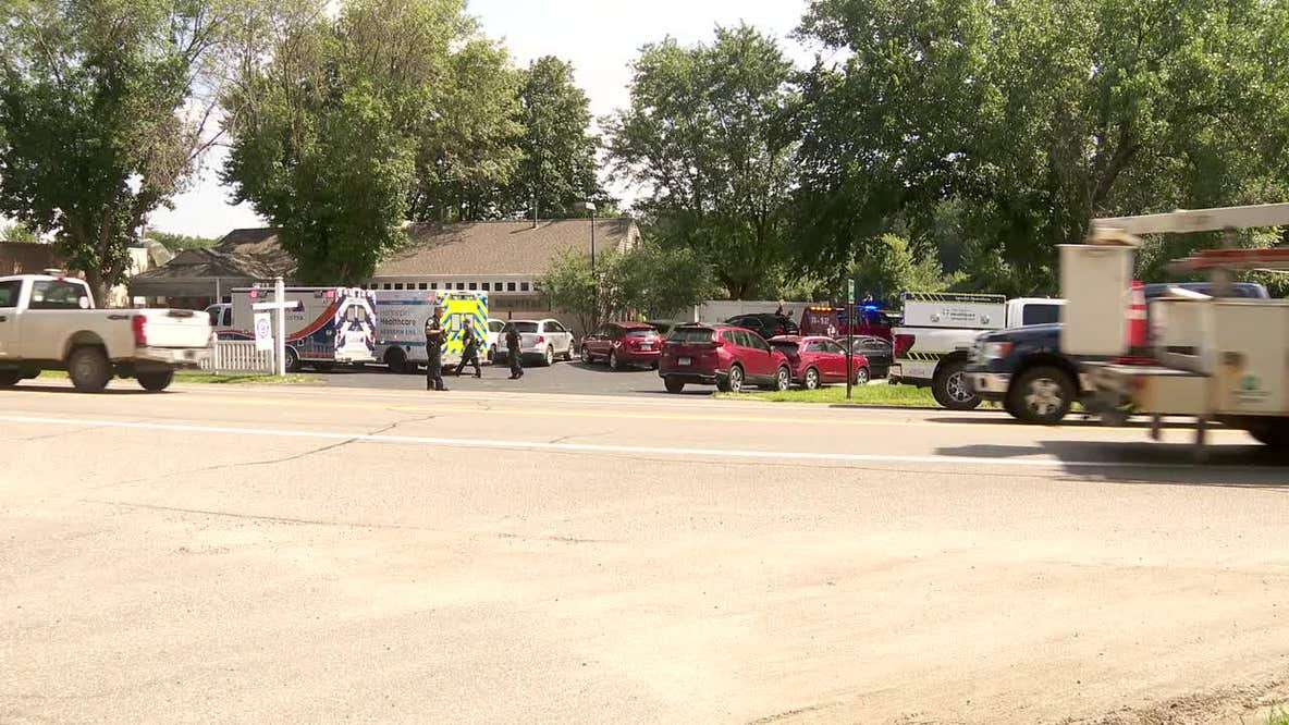 Possible gas leak at Excelsior Animal Hospital sends 5 people to hospital