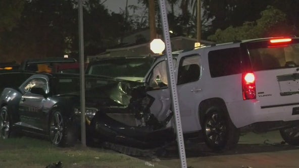 Pursuit in South LA ends when suspected gunman crashes into parked cars