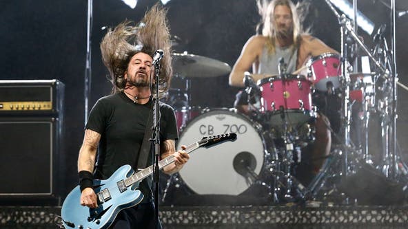Foo Fighters holds tribute concert for Taylor Hawkins at Forum