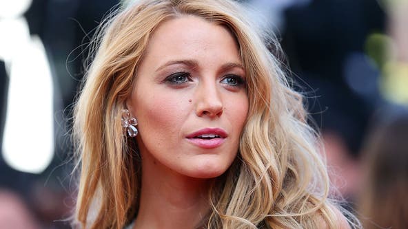 Blake Lively shows off new brown hair as it's revealed she'll star in 'It Ends With Us'