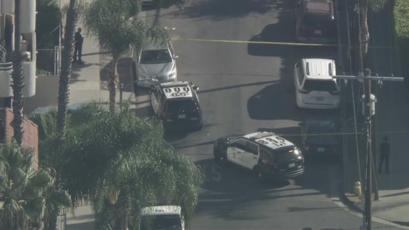 2 shot near East Hollywood apartment complex, suspect in standoff with police