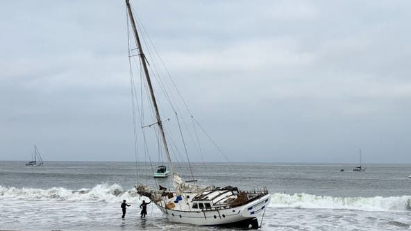 Abandoned 45-foot boat washes ashore LA County beach