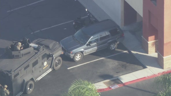 Suspect allegedly firing shots at deputies while barricaded inside vehicle in Commerce arrested