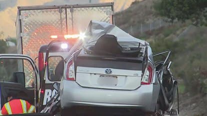 210 Freeway: Fatal crash involving Prius vs. semi snarls morning commute in Sunland
