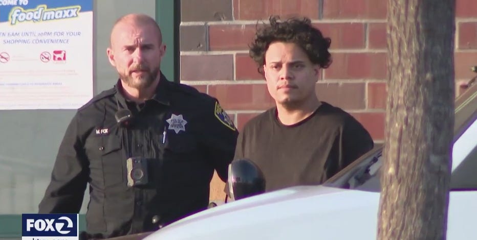 Police chase ends in Oakland FoodMaxx, shooting suspect arrested