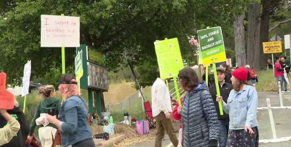 Some parents cross Oakland teachers' picket lines as strike continues