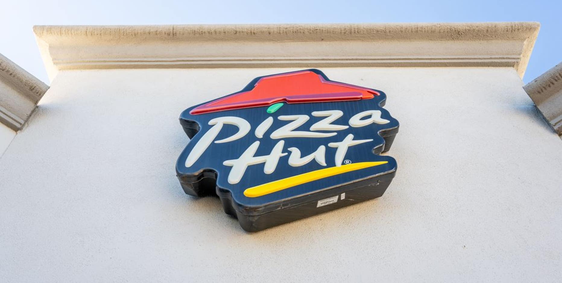 California Pizza Hut franchises laying off delivery drivers before new $20 minimum wage