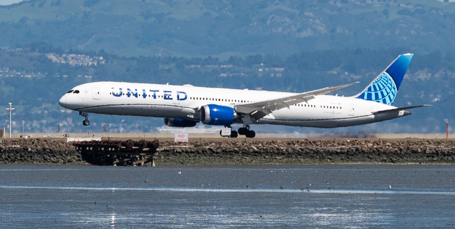 United flight returns to SFO after bird strike