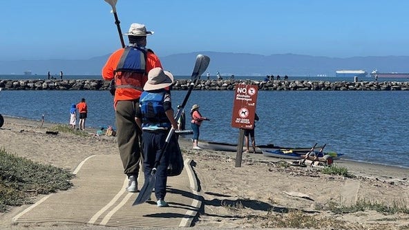 Dads and families kayak the San Francisco Bay for Father's Day