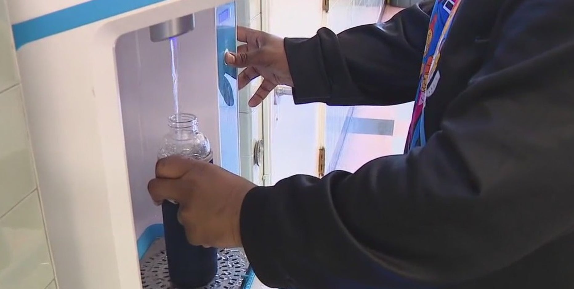 Steph and Ayesha Curry's foundation funds clean water in Oakland schools