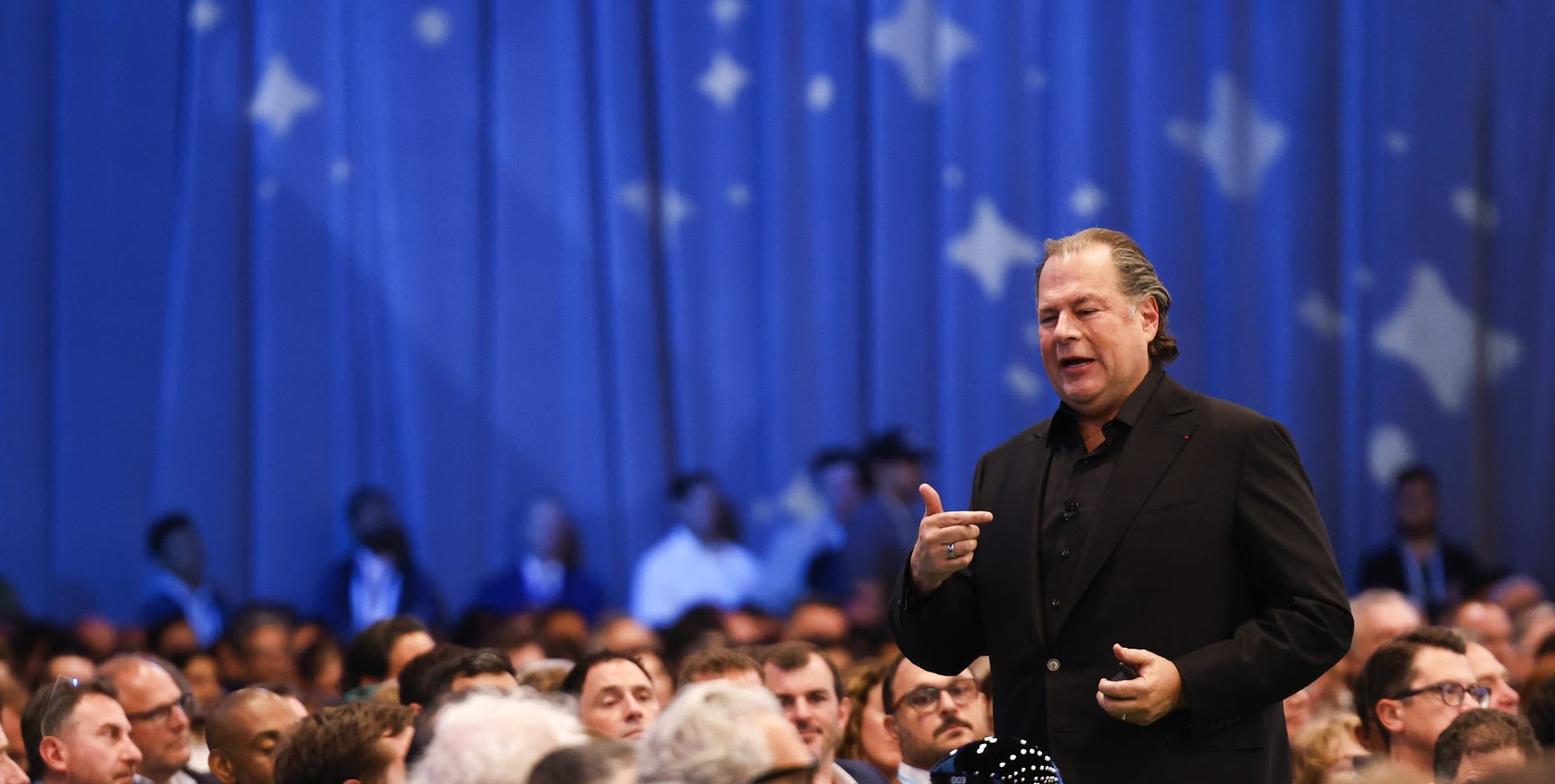 Facing new controversy, Benioff issues apology for National Guard comments