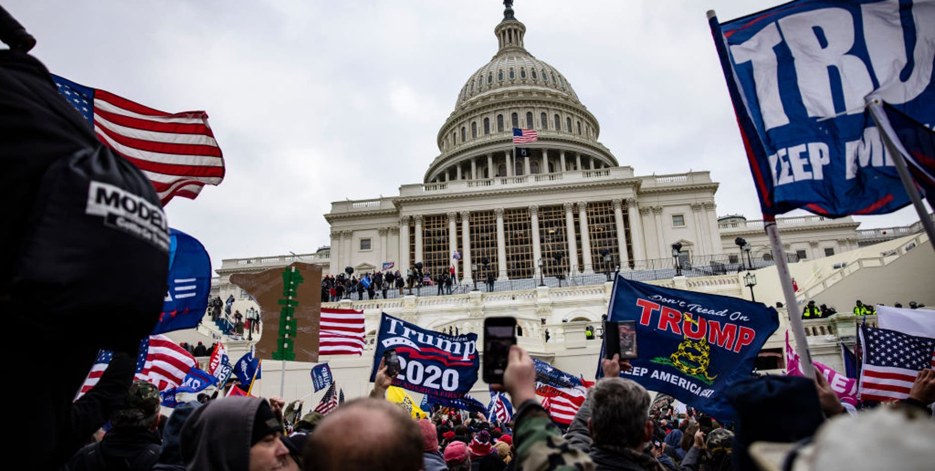 Capitol riot: FBI informant testifies for Proud Boys defense