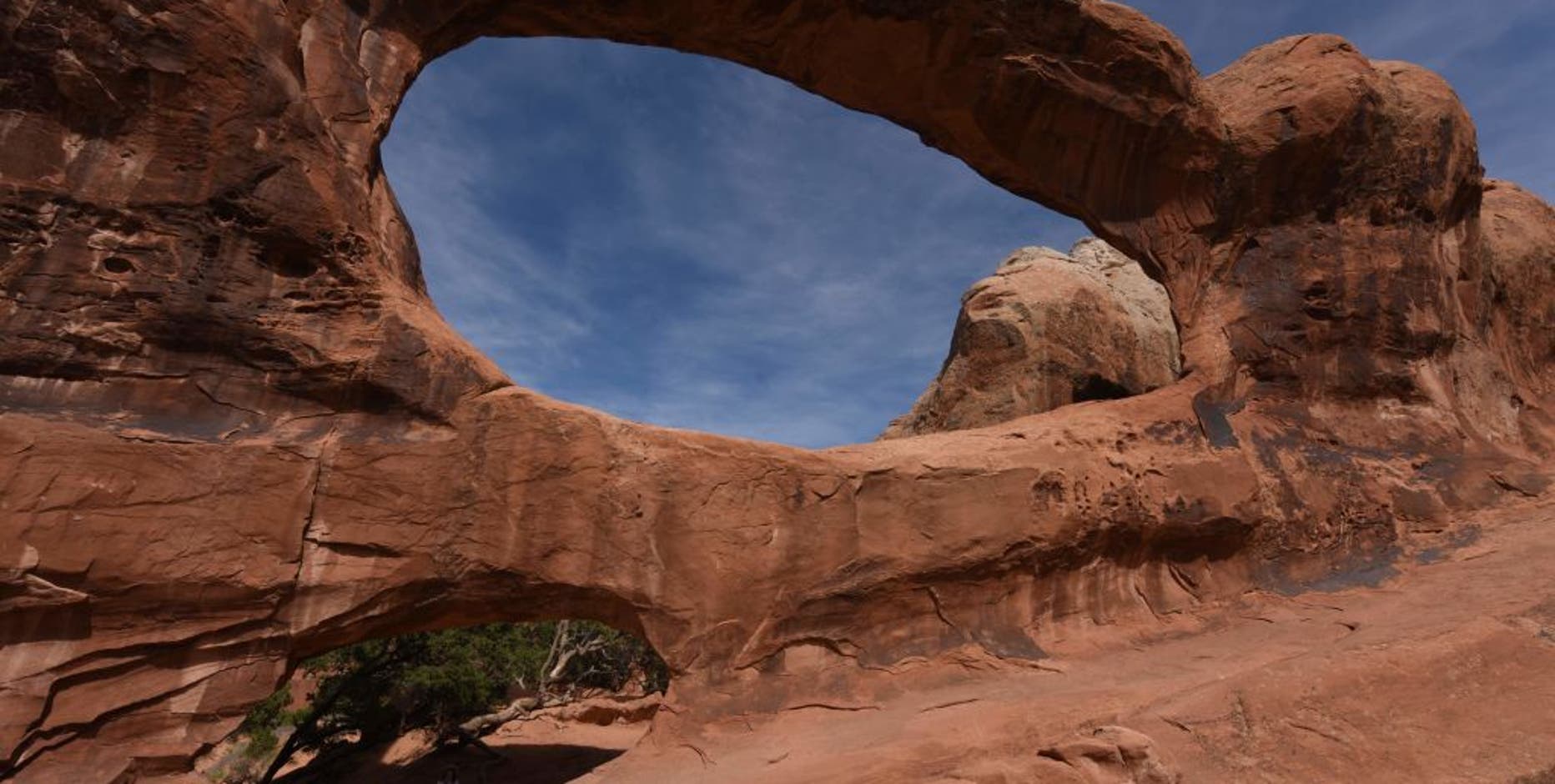 Hiker falls to death on popular trail in Arches National Park