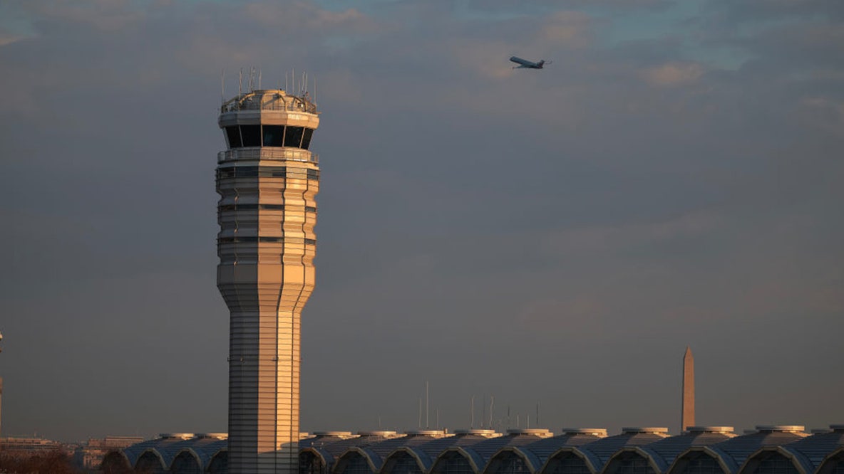 FAA reducing air traffic by 10% amid ongoing government shutdown