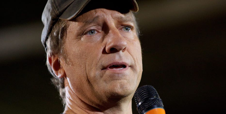 Mike Rowe of 'Dirty Jobs' weighs in on girls in the Boy Scouts