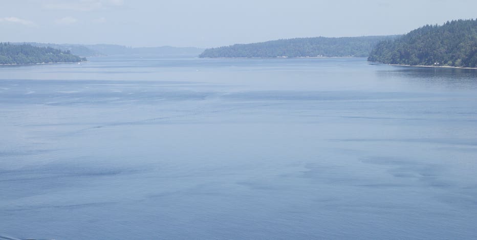 Washington halts recreational fishing, Oregon closes salmon and steelhead fisheries