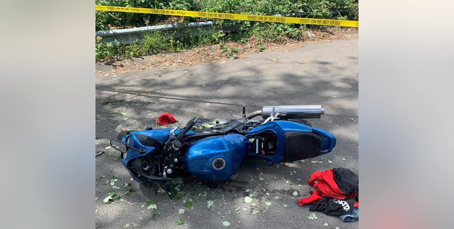 Two killed in separate motorcycle crashes Friday in Seattle