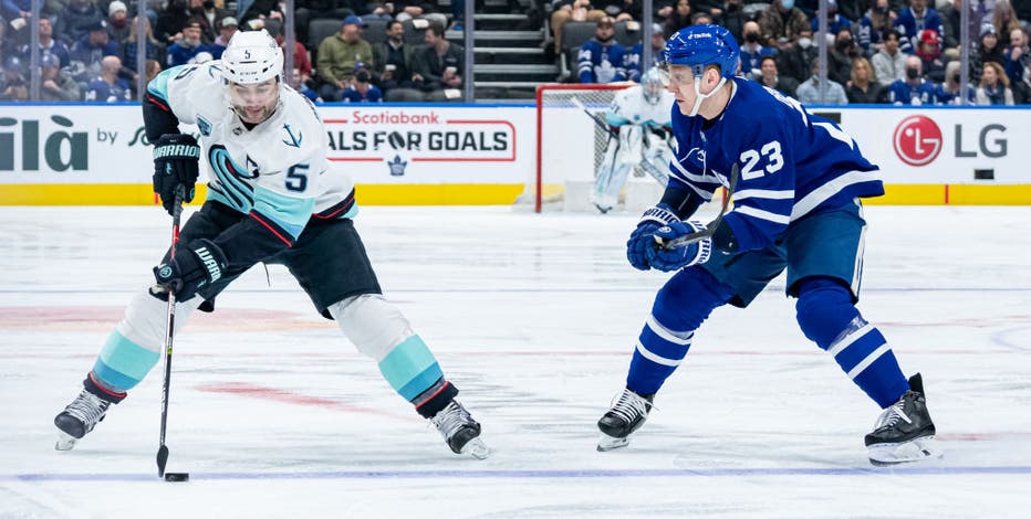 Kraken trade Mark Giordano, Colin Blackwell to Maple Leafs for draft picks