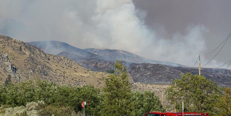 Level 3 wildfire evacuation downgraded to Level 2 near Chelan, over 1,200 acres burning