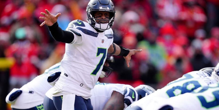 Seahawks sign QB Geno Smith to 3-year contract extension worth $105 million