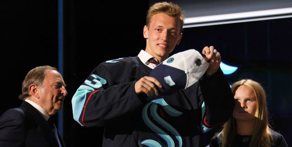 Kraken select Czechia left winger Eduard Šalé in first round of NHL Draft