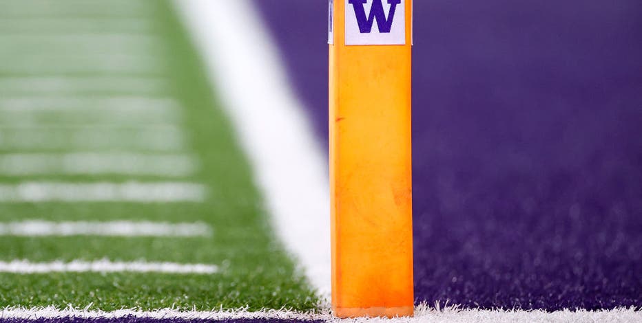 Big Ten presidents' council votes to admit Oregon &amp; UW in 2024, a crushing blow to Pac-12 Conference