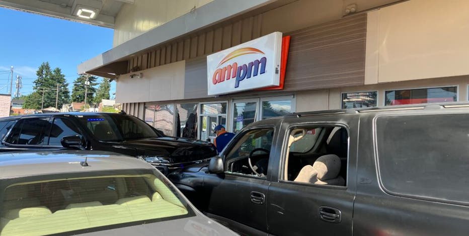 Fugitive arrested in Tacoma after ramming patrol cars, trying to evade police