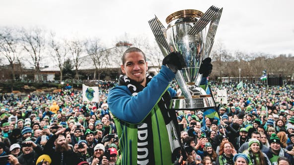 Ozzie Alonso to sign one-day contract to retire with Sounders FC