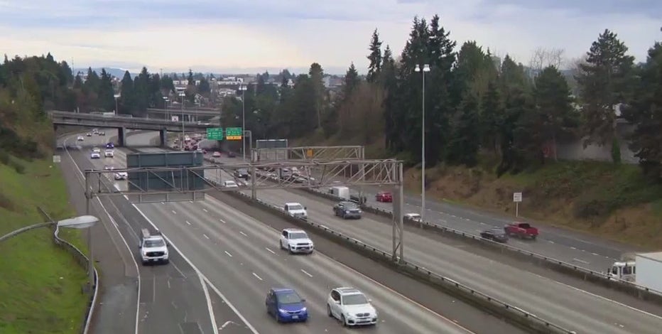 Bodies of two teens found along I-5 in North Seattle are connected