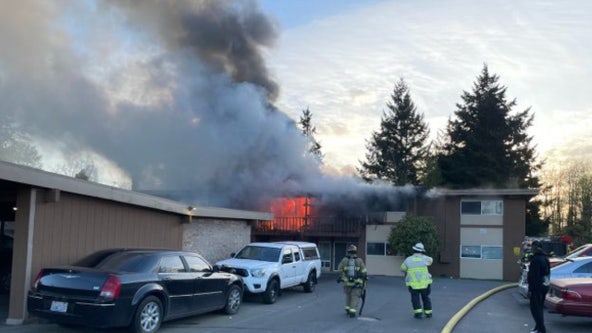 Crews investigate apartment fire in Tacoma, 18 people displaced
